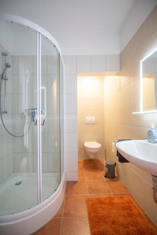 Apartment Mit Kleinem Innenhof Im Erdgeschoss Fuer Bis Zu 4 Personen Klotten Exterior photo