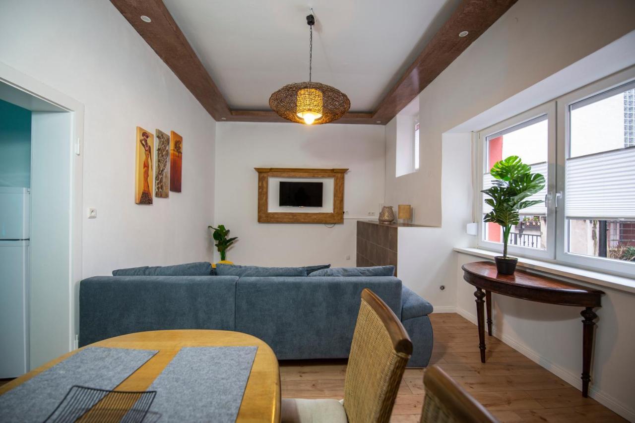 Apartment Mit Kleinem Innenhof Im Erdgeschoss Fuer Bis Zu 4 Personen Klotten Exterior photo