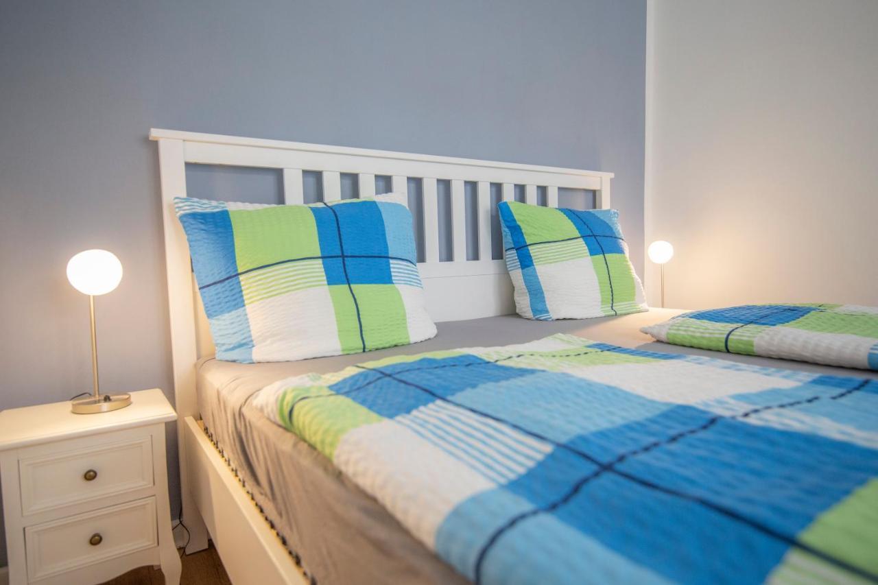 Apartment Mit Kleinem Innenhof Im Erdgeschoss Fuer Bis Zu 4 Personen Klotten Exterior photo